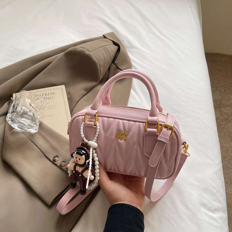 2025 new letter Korean version milk cute color series fashionable pleated diamond grid hand-held small square versatile shoulder bag