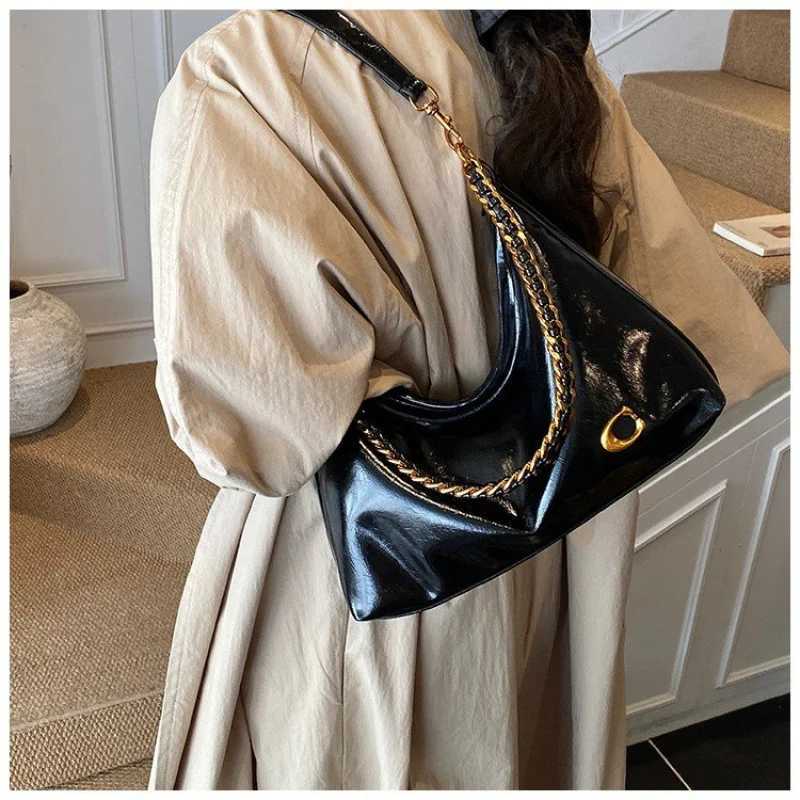 Fashionable Ladies Messenger Bag Made Of Premium Leather Boasting Paris Style And Casual Vintage Trendy Look K251119