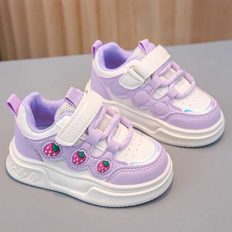 Cute girls sports shoes in 2025 with strawberry casual flat shoes little girls leather boots fashionable heart-shaped childrens GIrl sports shoes I031