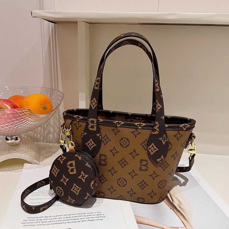 Luxury Brand Women Tote Bag Elegant Leather Handbag High End Crossbody Bag Vintage Shoulder ClassicW251119