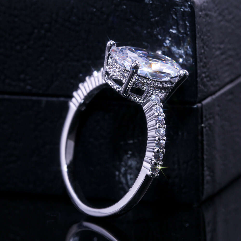 New Personality European and American Zircon White Gold Korean Fashion Engagement Ring
