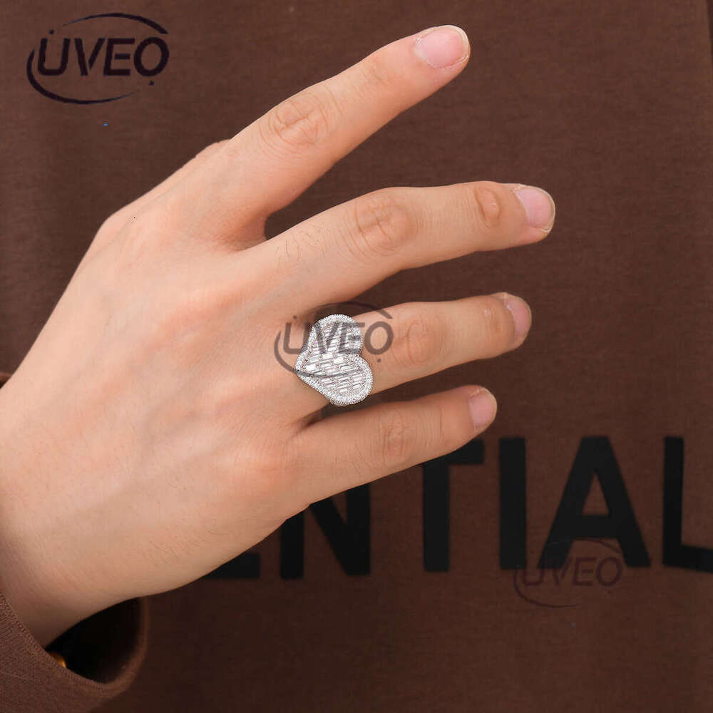 Luxury designer Ice out VVS Moissanite, heart-shaped hip hop rings for men and women