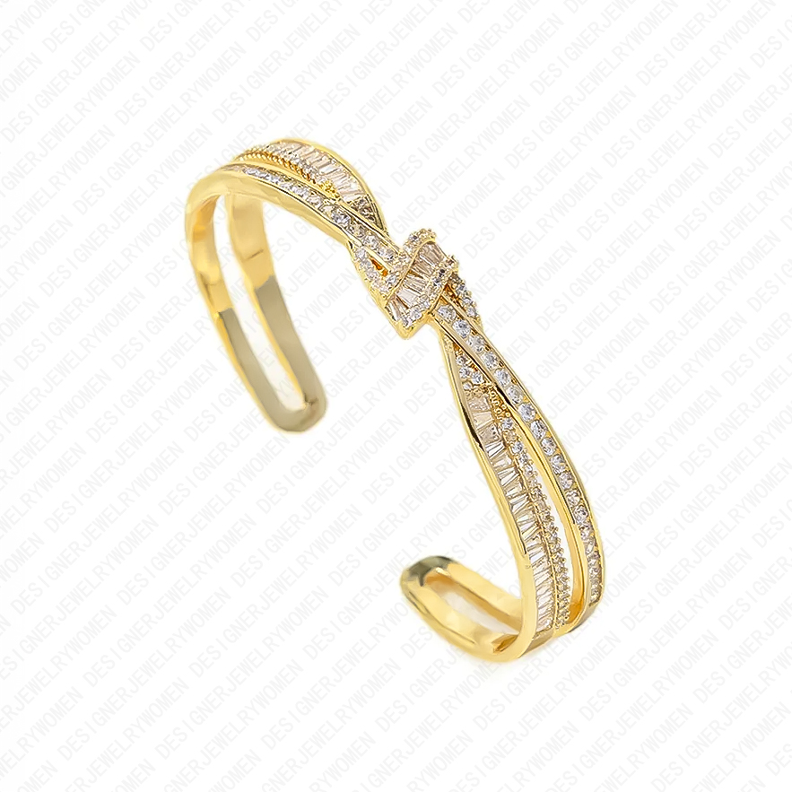 Designer Bracelet Bracelet for Women Butterfly Bow Bangle Square Diamond Open Bangles Luxury Jewlery Designer for Women Elegant Timeless Sparkling Gif