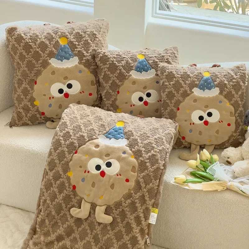 2024 cartoon three-dimensional patch embroidered cookies throw quilt hand carry thickened throw quilt dual-purposeM251119