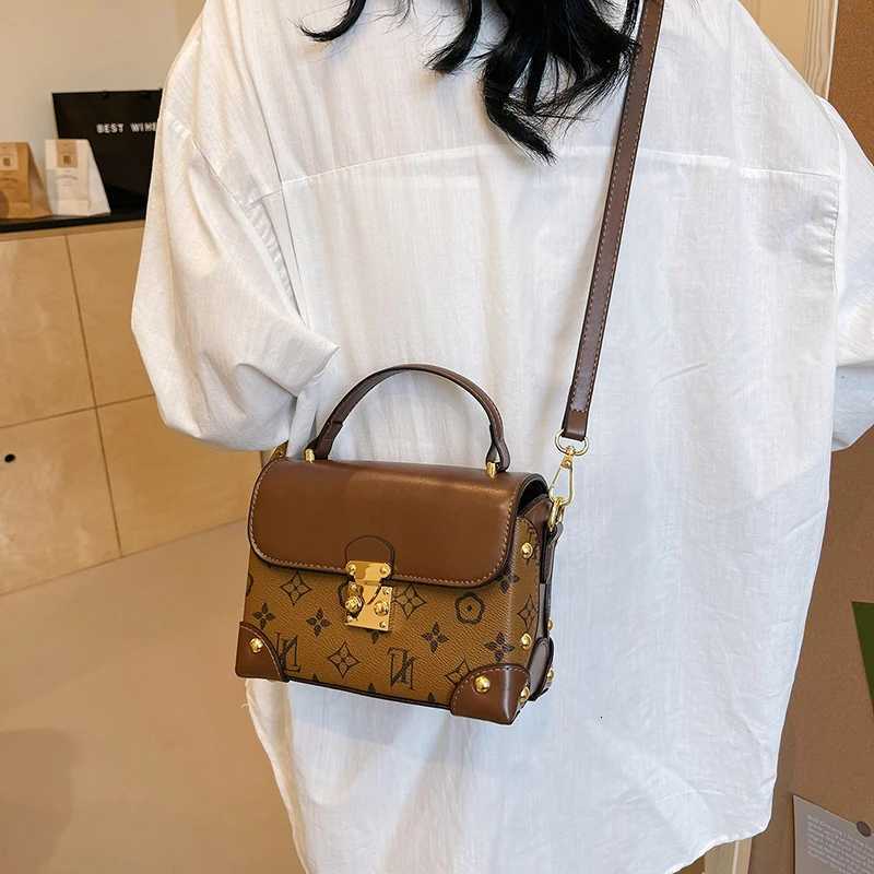 Water-Resistant Ladies Tote Bag Luxury Leather Crossbody Shoulder Handbag Womens Travel-Friendly PurseW251119