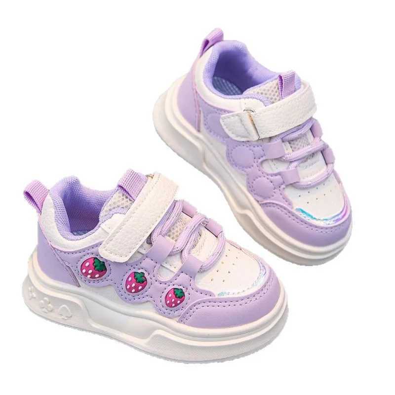 Cute girls sports shoes in 2025 with strawberry casual flat shoes little girls leather boots fashionable heart-shaped childrens GIrl sports shoes I031
