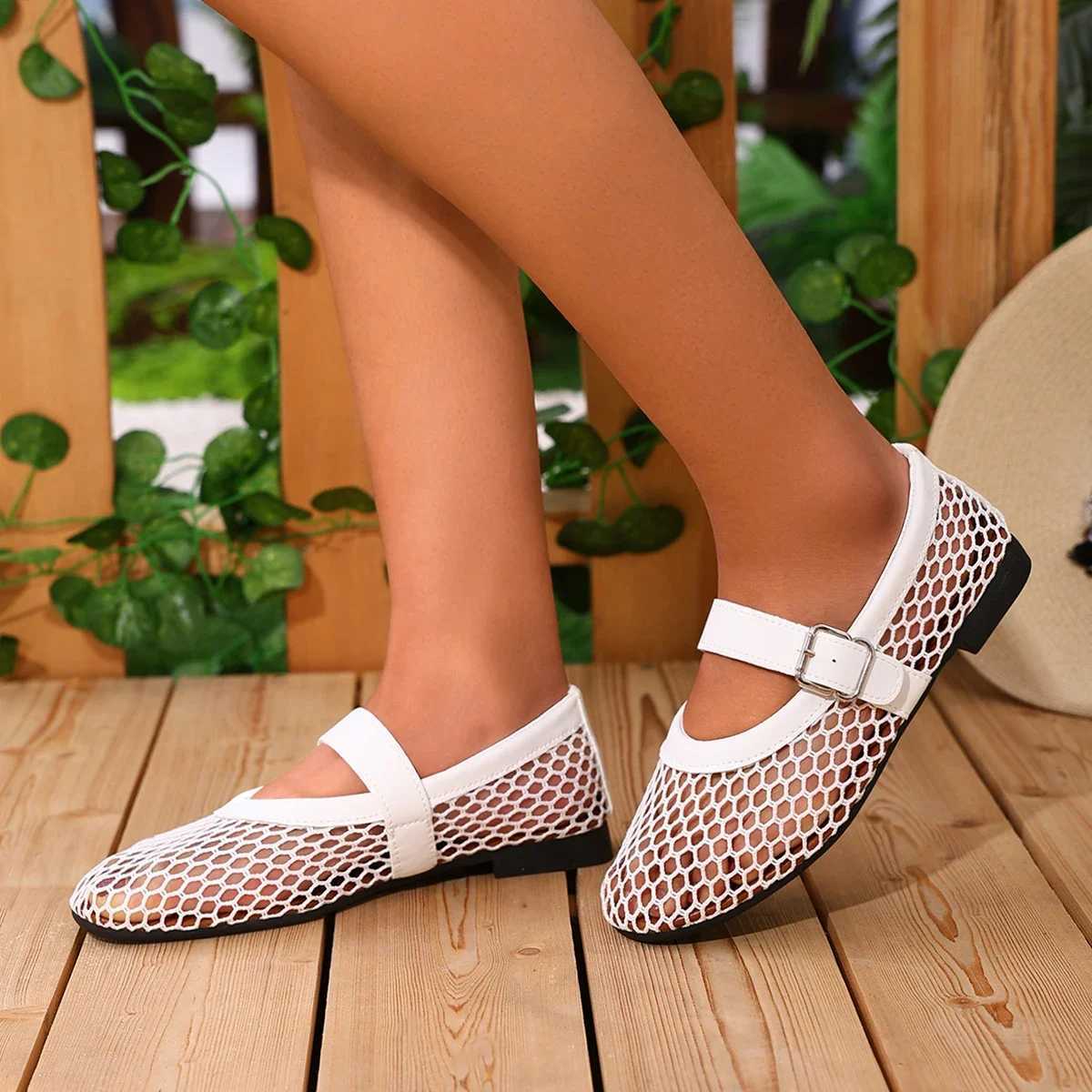 Womens Mesh Breathable Fi Versatile Sandals Womens New Flat Bottom Soft Bottom Mary Jane Womens SandalsXJ250419