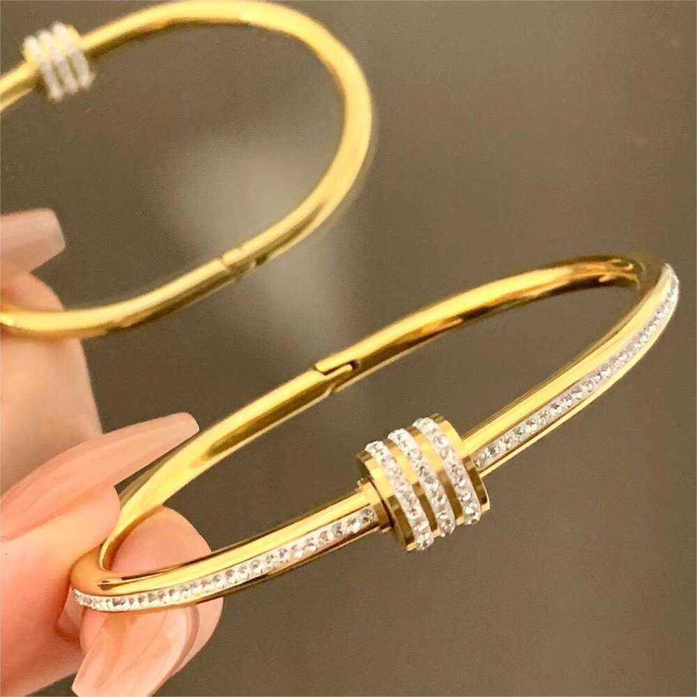 Gypsophila Small Waist Titanium Steel for Women High-end Sense Simple Circle Bracelet Jewelry Light Luxury Niche