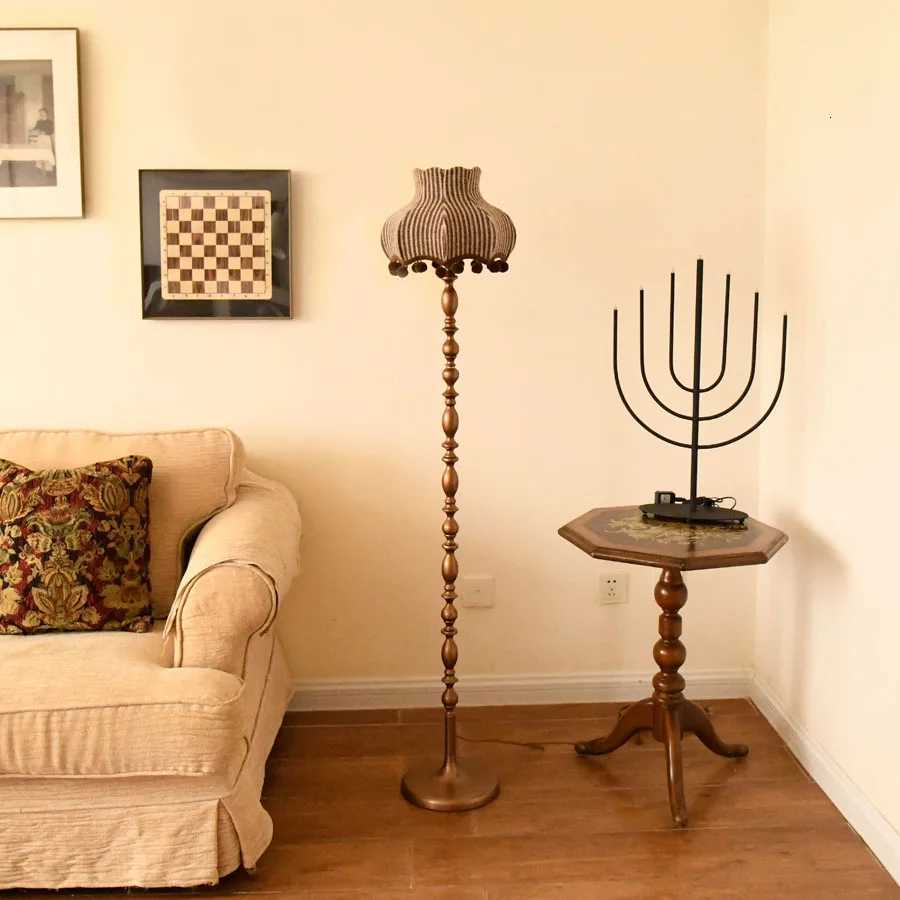 French Vintage Fabric Floor Lamp Standing Lamp Room Decoration LED Retro Standing Lights Bedroom Bedside Lamp Lighting M251119