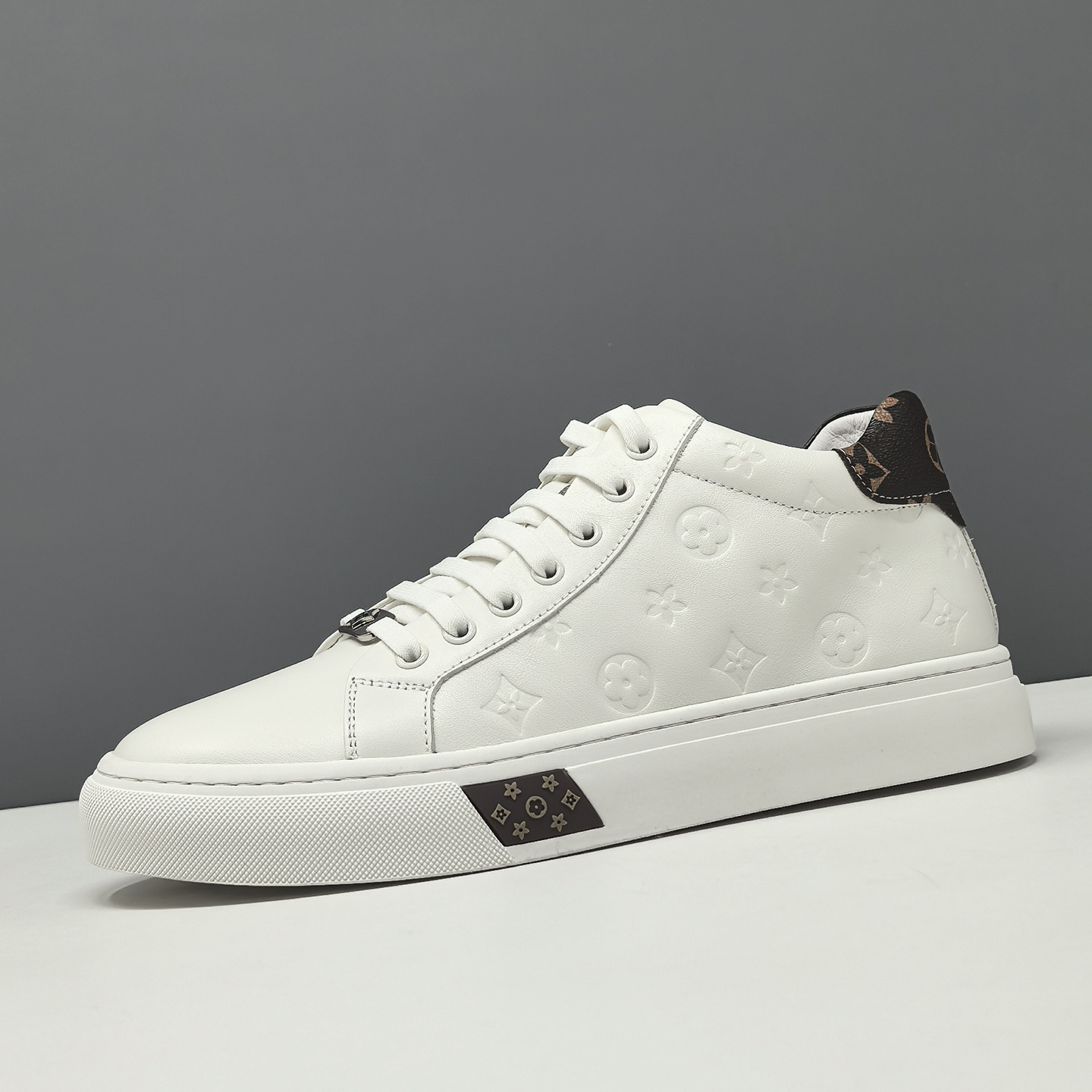 Fashionable Light Luxury Men's Shoes Autumn New Arrival Versatile Casual High-Top Sports Sneakers White and Black Free Shipping