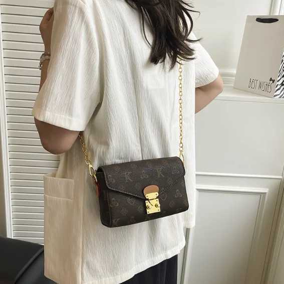 Designer Inspired Envelope Bag for Women 2025 Trendy Crossbody Purse Multi-Functional Phone Holder Chic Shoulder Bag CasualW251119