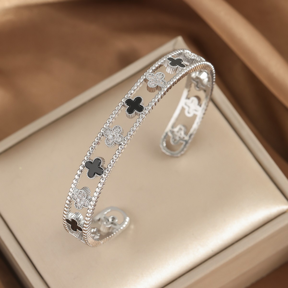 Jewellery Bracelet Rose Gold Plated Delicate Crystal Open Heart Eternal Knot Adjustable for Romantic Anniversary Birthday Party Gift High Quality Text