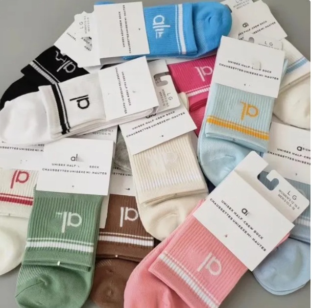 5P Desginer Wholesale of new yoga towel soles, mid-calf men's and women's socks, sports socks lettered trendy socks Aluo running cotton socks