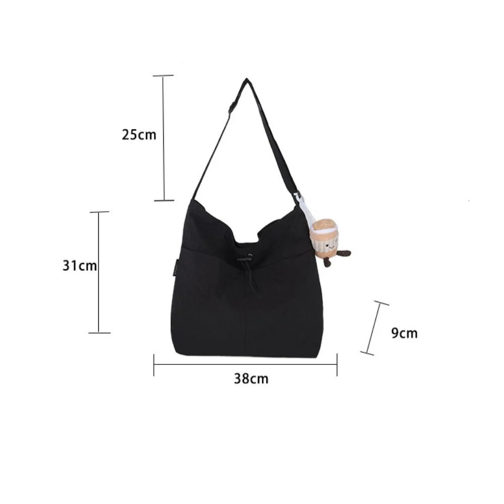 Fashion Drawstring Shoulder Travel and Leisure Nylon Handbag Large Capacity Waterproof Horizontal Bucket Bag for Women 250418