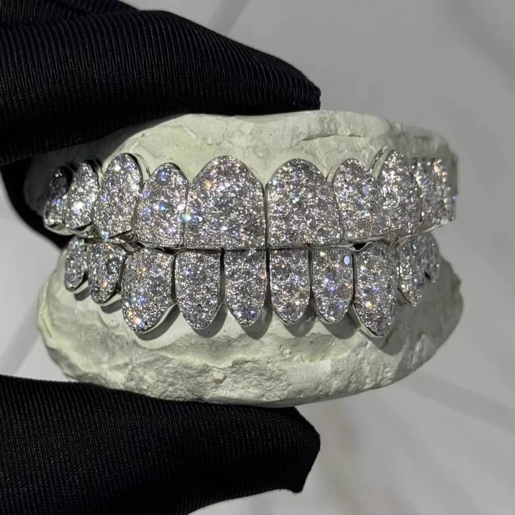 Custom Flawless Grillz 8 on 8 Deep Perm Cut Vvs Moissanite Hip Hop Grillz Iced Out S925 18k White Gold Moissanite Teeth Grillz