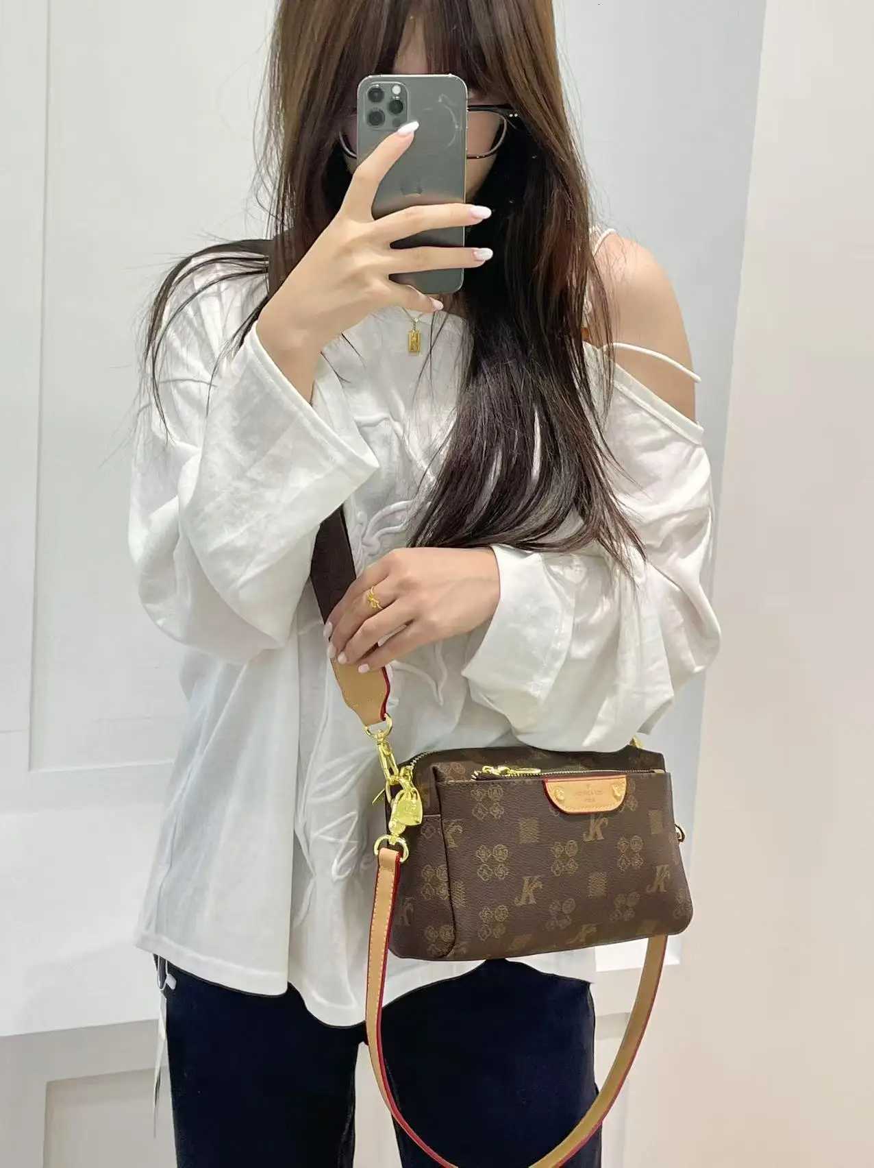 2025 New Handbag Single-Shoulder Bag Large Capacity Crossbody Bag Advanced Splicing HandbagW251119