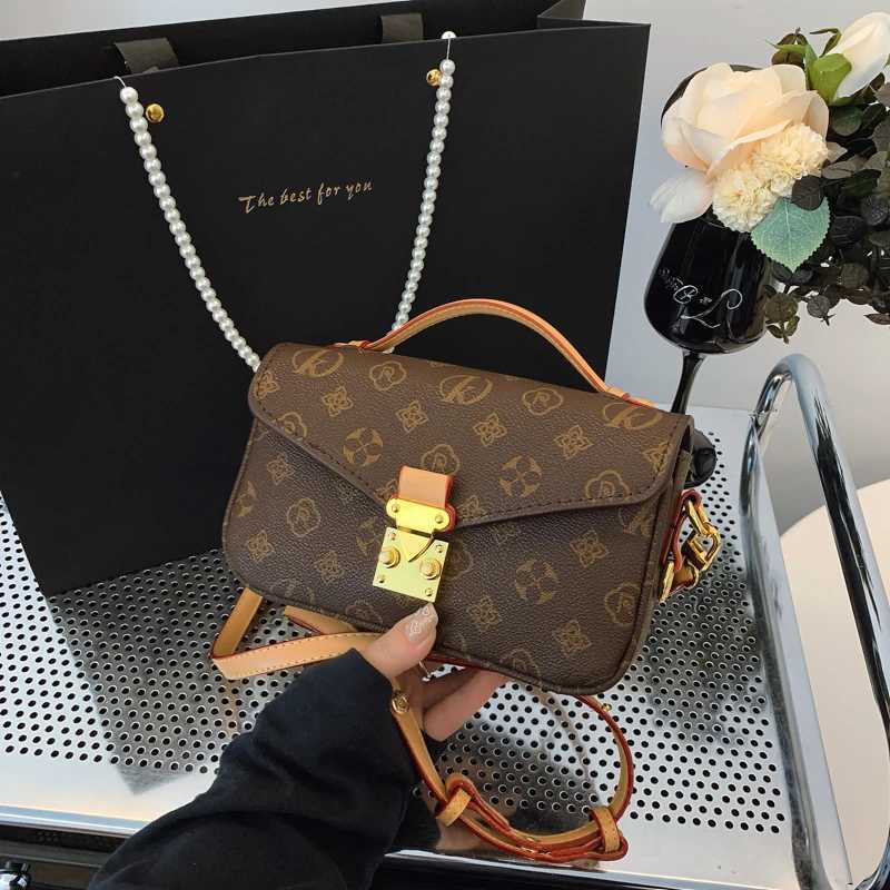 Chic Women Messenger Bag With Leather Accents Shoulder Bag Crossbody By Famous Designer For Elegant LadiesW251119