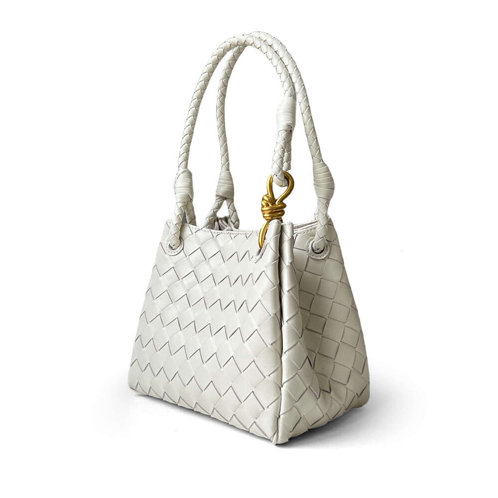 Handmade Beach Bag Summer New Parachute Sheepskin Weaving Handheld Vegetable Basket Metal Rope Buckle Single Cross Shoulder Women S Bag KQ