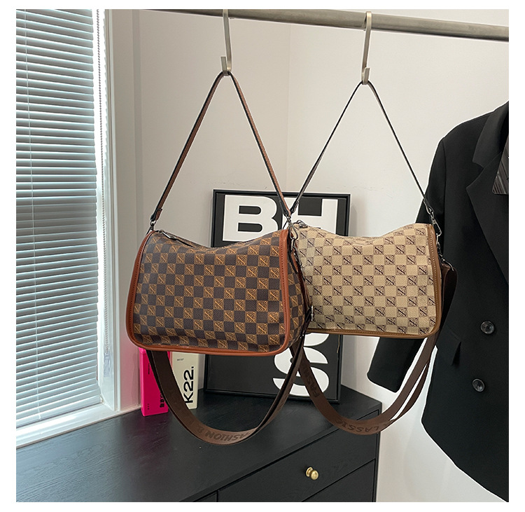 Free shipping designer bags New Checkered Handbag Fashion Practical Single Shoulder Crossbody Bag Weave casual and fashionable bags