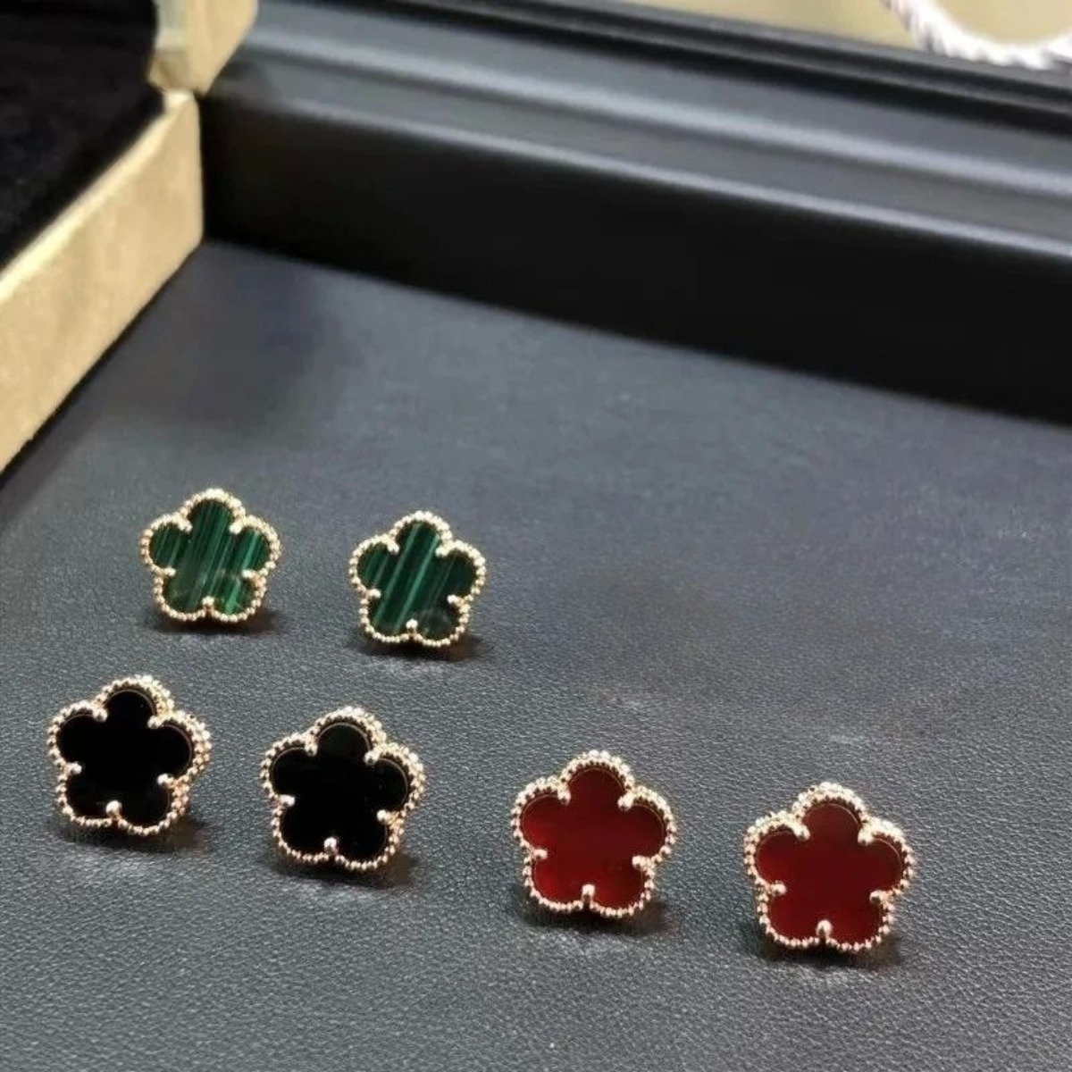 Stud Stud 15mm Designer Clover Studs Earring Vintage Four Leaf Clover Charm Stud Earrings MotherofPearl Stainless Steel Gold Studs Agate for Women wedding