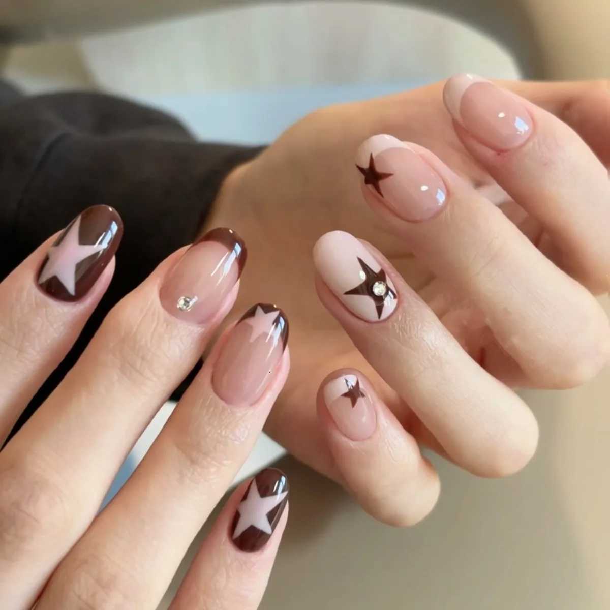 10pcs Handmade French Short Press On Nails Milk Coffee Color Star Design Y2K Fake Nail Wearable Nail Art Tips for GirlsT251118T251119