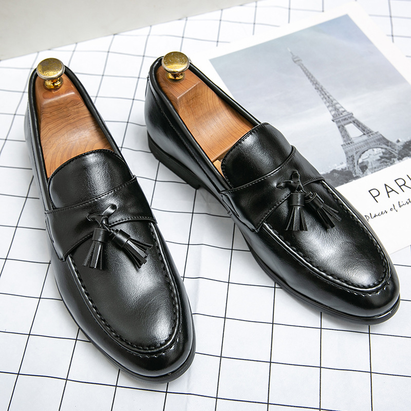 Free shipping Designer Dress Shoes 2025 New Simple Fashion Dress Leather Shoes for Men Versatile Men Casual Mens Shoes brown