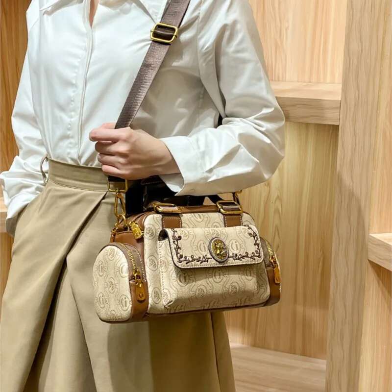 Women's 2024 New Brand Genuine Leather Handbag Designer High Quality Retro Single Shoulder Oblique Cross Pillow Bag