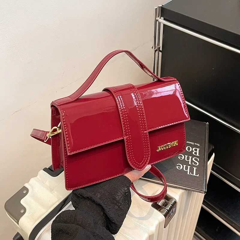 Womens New Quality Sensation Single Shoulder Crossbody Bag Versatile Commute Small Square Bag Soft PU Neutral Minimalist StyleW251119