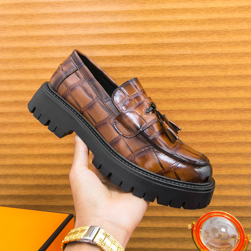 Free shipping Designer Dress Shoes 2025 New Business Low cut Leather Shoes Fashion Versatile Thick soled Leather Shoes Height Raising Mens Shoes black