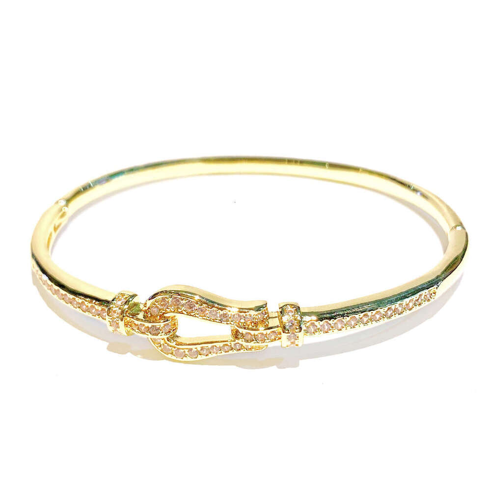 Bracelet Designer Luxury jewelry bangle for women Copper plated with 18K gold Dia Studded Open Bracelets High End Fashion Personality Design Holiday g