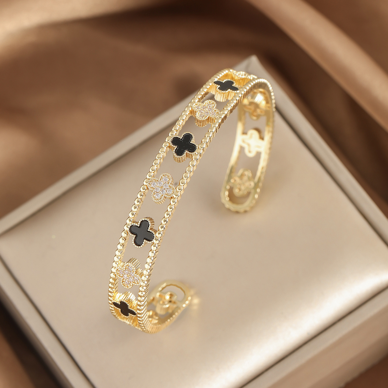 Jewellery Bracelet Rose Gold Plated Delicate Crystal Open Heart Eternal Knot Adjustable for Romantic Anniversary Birthday Party Gift High Quality Text