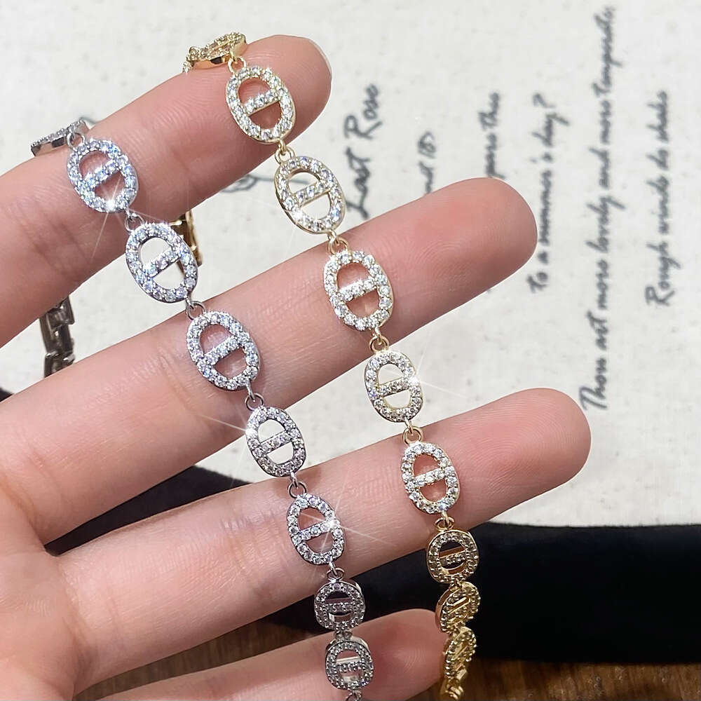 Elegant Luxurious Exquisite Pig Nose Spliced Zircon Real Gold Plated Temperament High-end Fashion Bracelet for Women