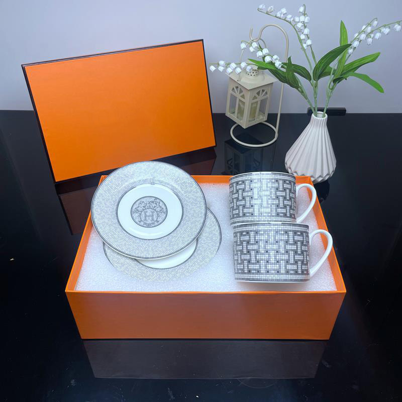 European Bone China Internet Famous Coffee Cup And Plate Exquisite Set, Light Luxury Afternoon Creative Home Tea Set With Gifts