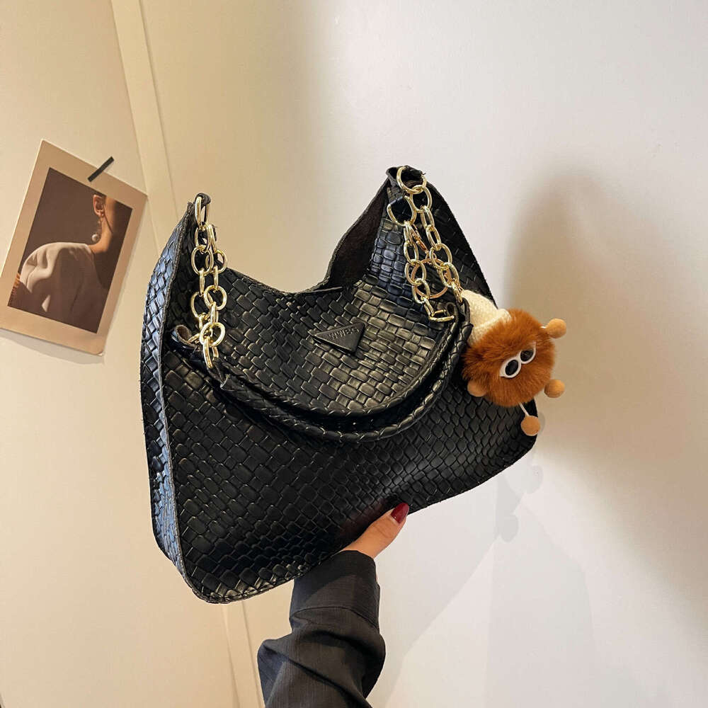 2025 new large capacity fashionable high-end niche soft leather armpit hot simple tote women's single shoulder mother bag