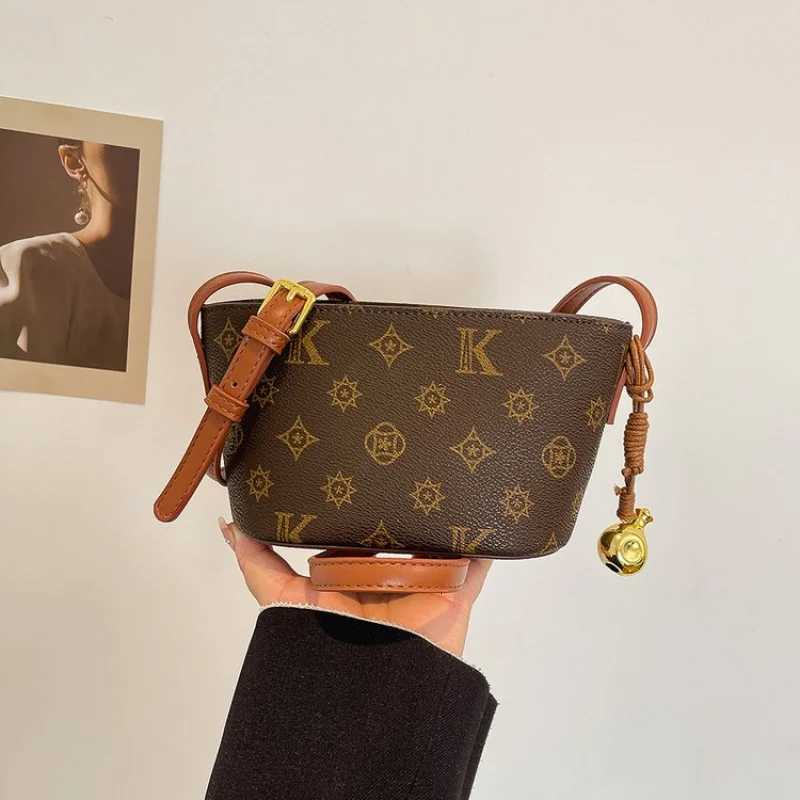 High-End Luxury Unique Vintage Leather Crossbody Bag Women Solid Color Fashionable Design And Large CapacityW251119