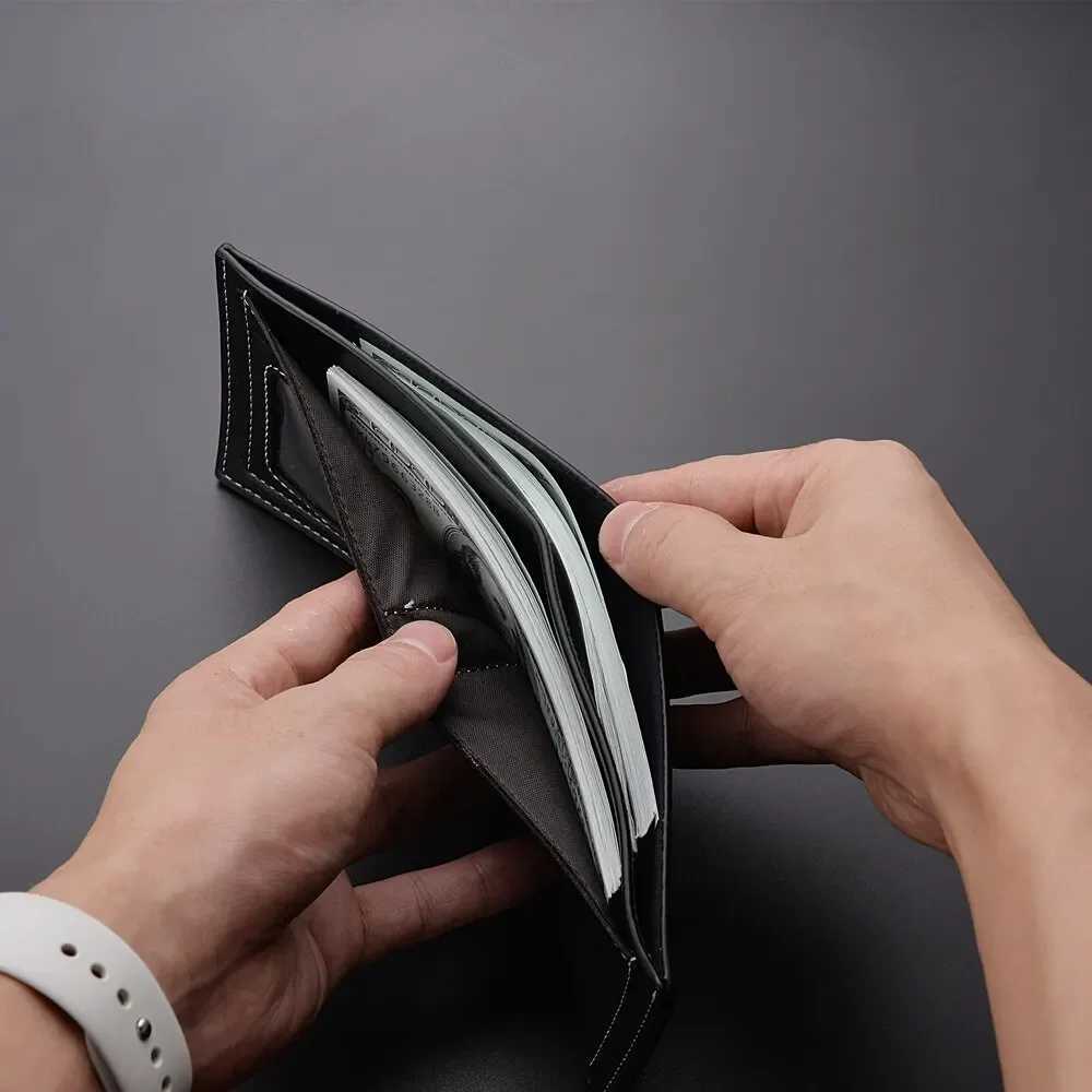 Leather Men Short Wallet Thin Style Folding Young Men Credit Card Holder WalletT251119