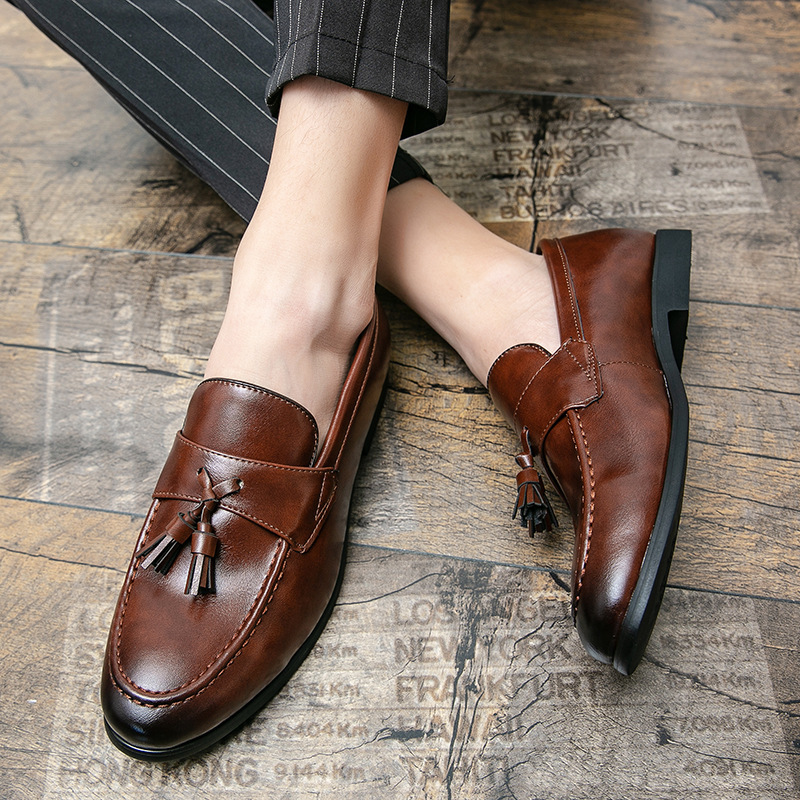 Free shipping Designer Dress Shoes 2025 New Simple Fashion Dress Leather Shoes for Men Versatile Men Casual Mens Shoes brown