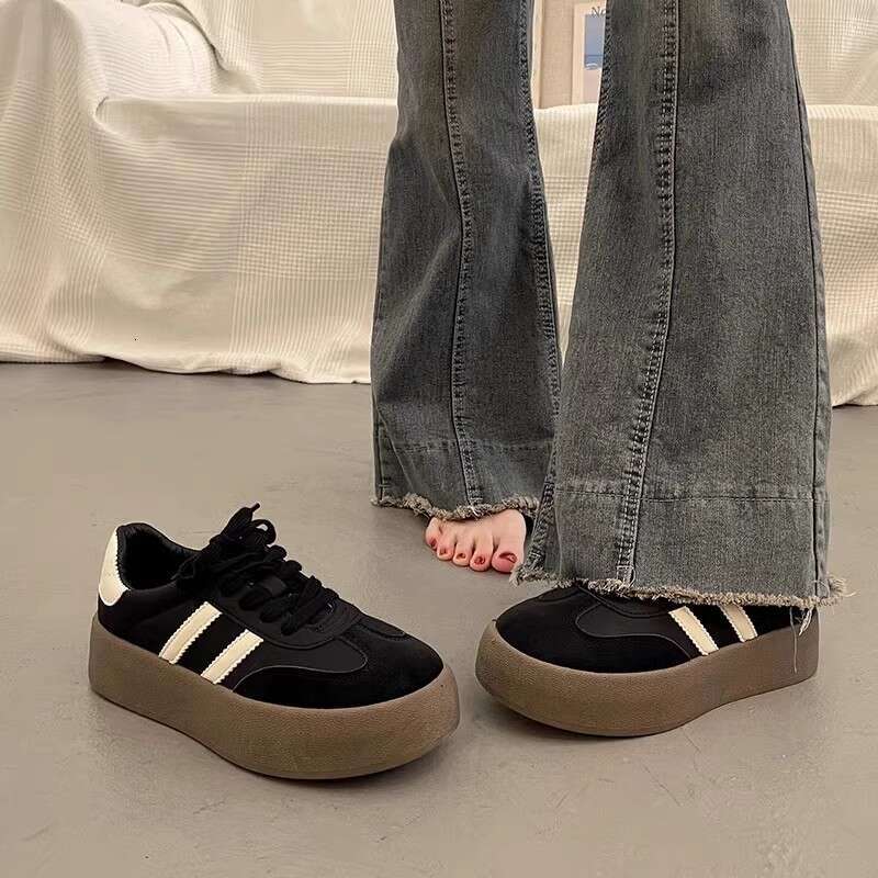 Hot-Selling White Sneakers for Women Super Popular 2025 New Retro Thick-Soled Height-Increasing Casual Sports Training Shoes