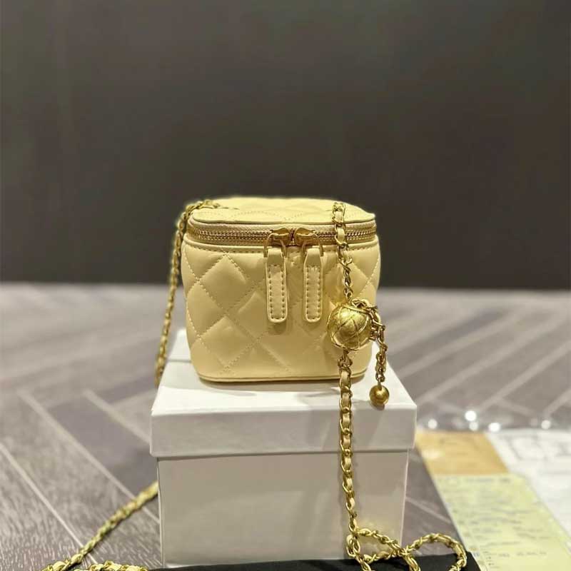 Elegant Mini Micro Vanity Bag: Designer Crossbody Shoulder Nano Cosmetic Case with Coin Purse Wallet, Compact 11 cm Width for On-the-Go Beauty Essentials