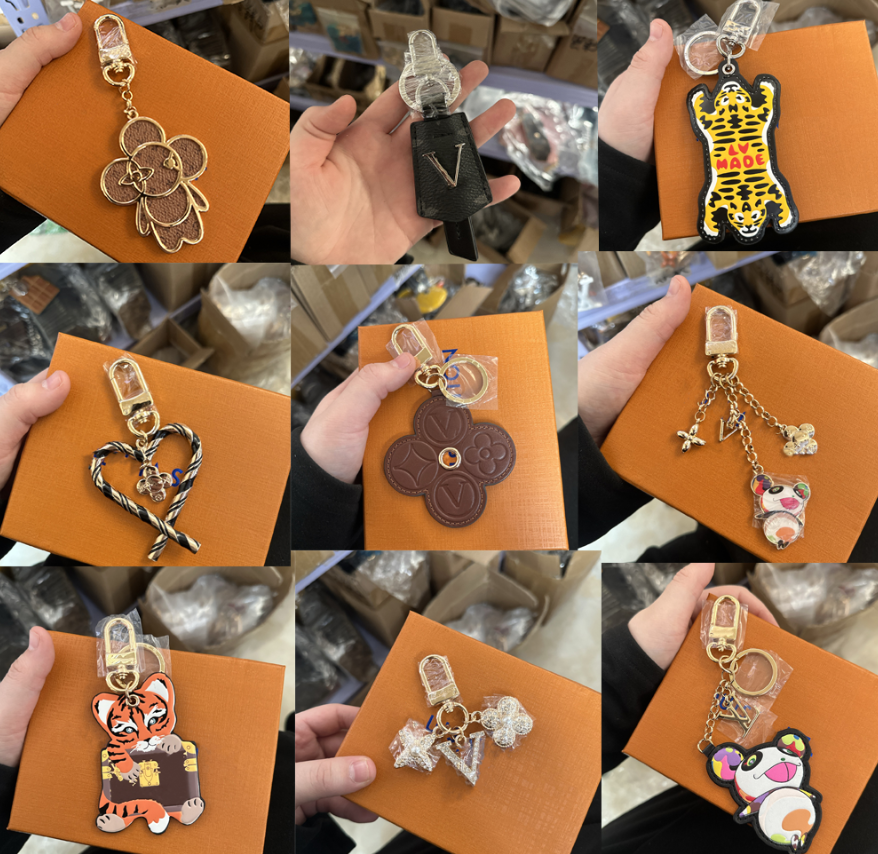 With Box Designer Keychains Key Chains Ring Holder Letter Men Women Car Bag Pendant Fashion Accessories