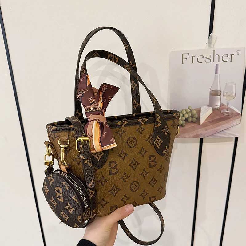 Luxury Brand Women Tote Bag Elegant Leather Handbag High End Crossbody Bag Vintage Shoulder ClassicW251119