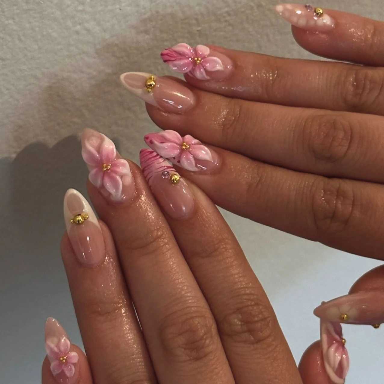 24pcs/set French Almond Press on Nails Pink Flower Fake Nails Spicy Girls False Nail Artificial Tips UasT251118T251119