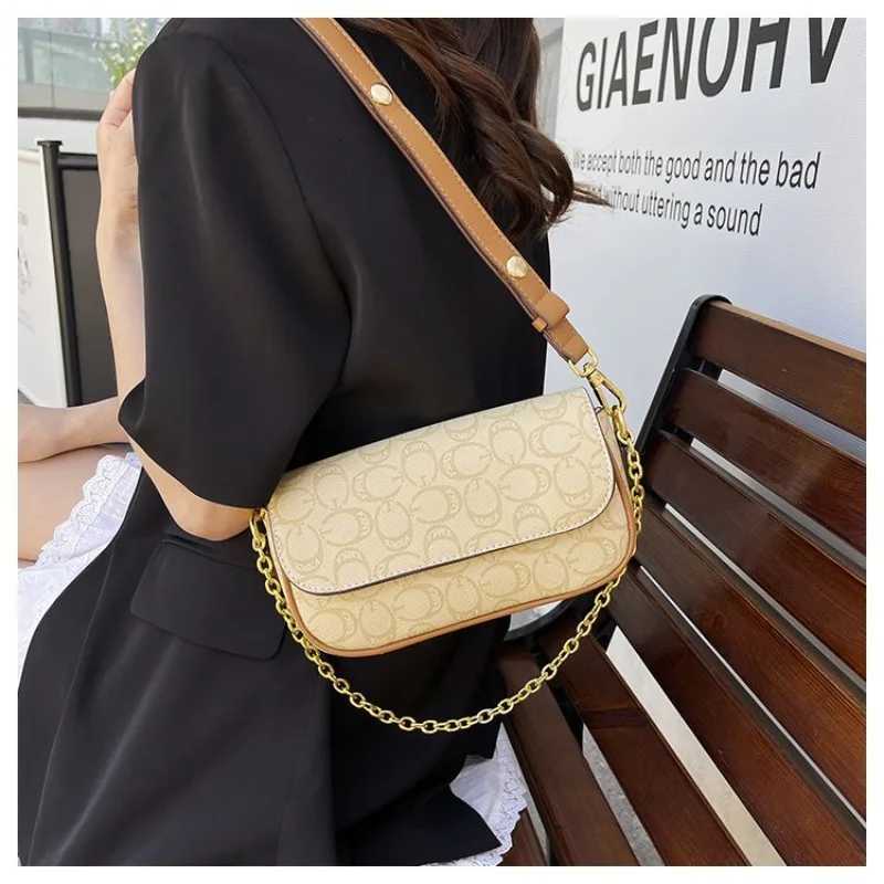 Womens Stylish Handbag with Vegan Leather in Y2K AestheticVersatile Crossbody Bag for Daily Use Commuting Adjustable RetroW251119