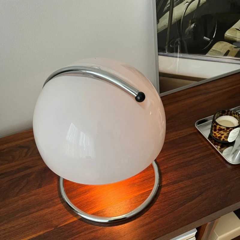 Bauhaus Glass Bedside Lamp Bedroom Bedside Non-fire Melting Wax Aroma Diffuser Lamp Bedside Trendy Nordic Lamp M251119