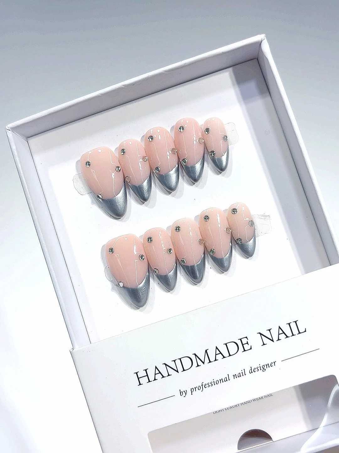 Glossy French-Style Small Diamond Almond-Shaped Fashion Nail Art B099T251118T251119