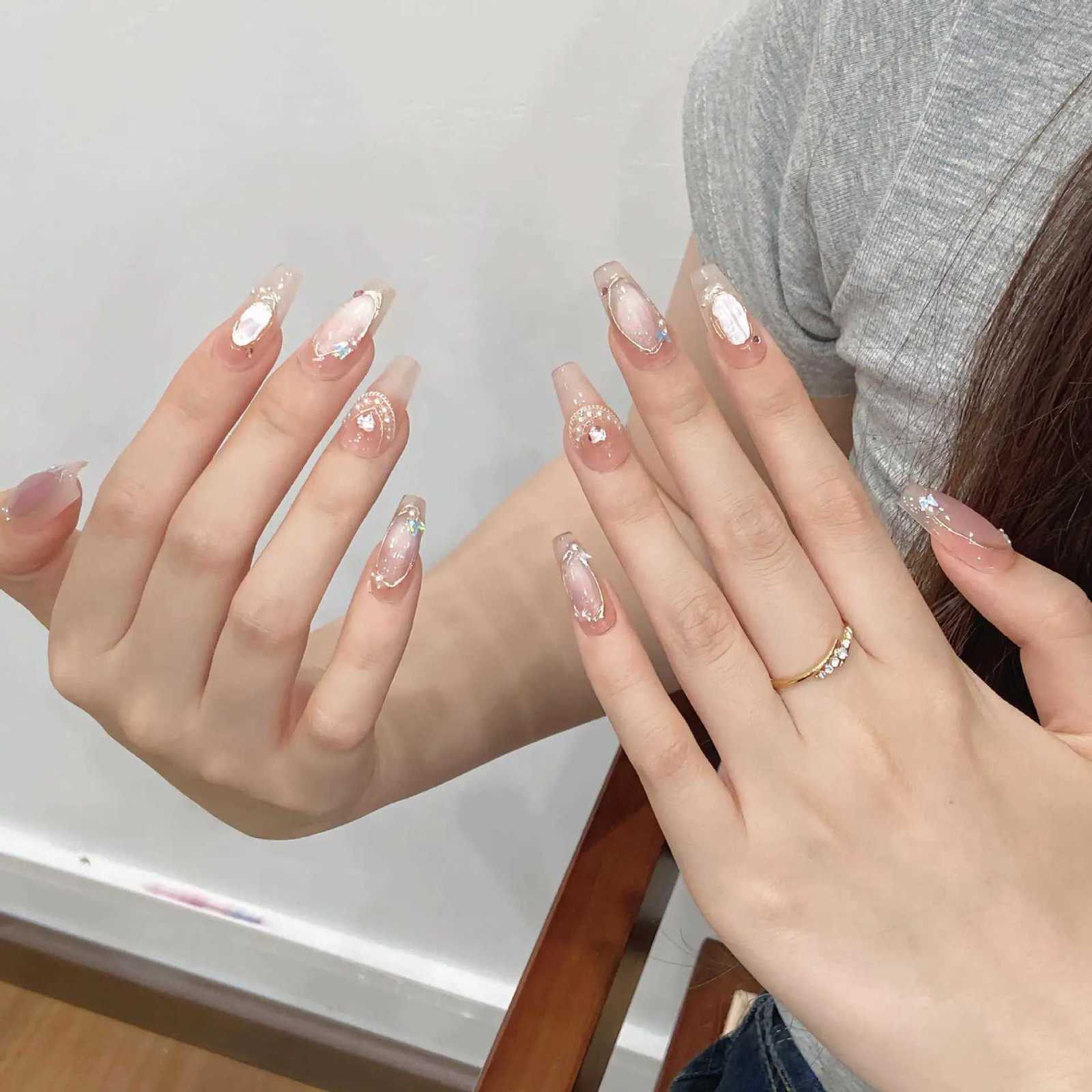 10pcs White Handmade Fake Nails Art Christmas Aurora Snowflakes Design Long Ballet False Nail Tips Diamond Coffin Press on NailsT251118T251119