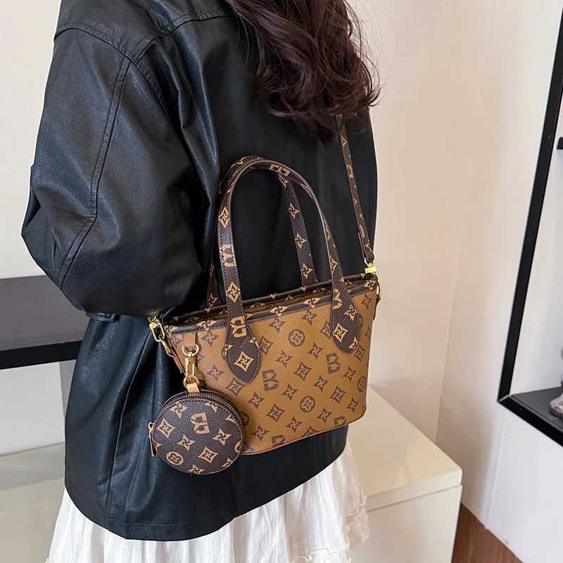 Luxury Brand Women Tote Bag Elegant Leather Handbag High End Crossbody Bag Vintage Shoulder ClassicW251119