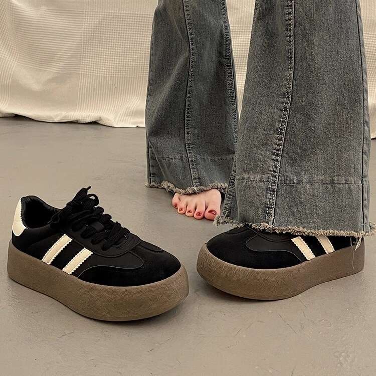 Hot-Selling White Sneakers for Women Super Popular 2025 New Retro Thick-Soled Height-Increasing Casual Sports Training Shoes