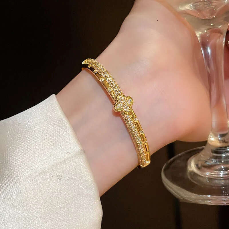 designer bracelet women Luxury jewelry designer gold silver moissanite lucky flower inlaid zirconium bracelet fashionable versatile high-end daily par - view 5