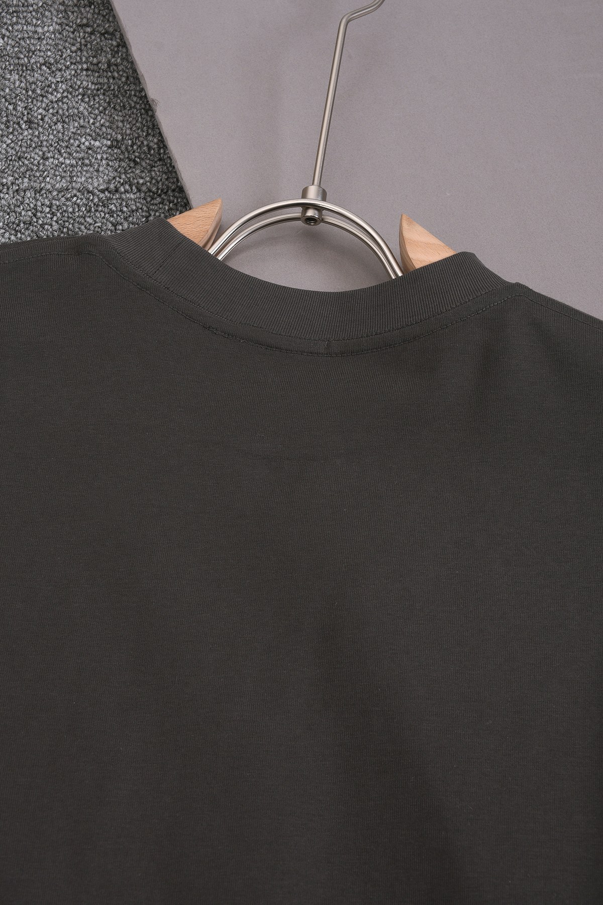 YJ2 2025 Charm Relaxed Fit Beige Cotton Jersey unisex T-SHIRT